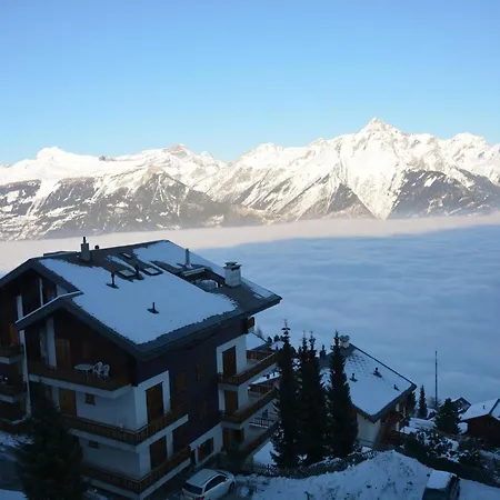 Apartment In With Stunning Views *