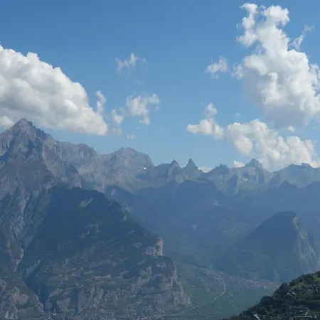 In With Stunning Views Apartment *