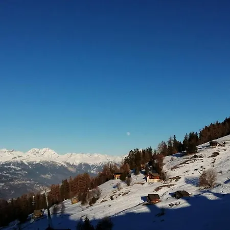 In With Stunning Views Apartment